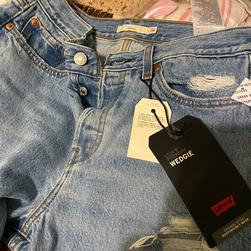 Levi’s straight leg wedgie jeans - Picture 5 of 7